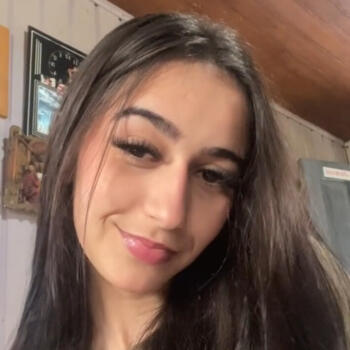 Babysitter in Içara: Nicole