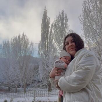 Δουλειά για babysitter στην περιοχή Queenstown: δουλειά φύλαξης παιδιών Olive