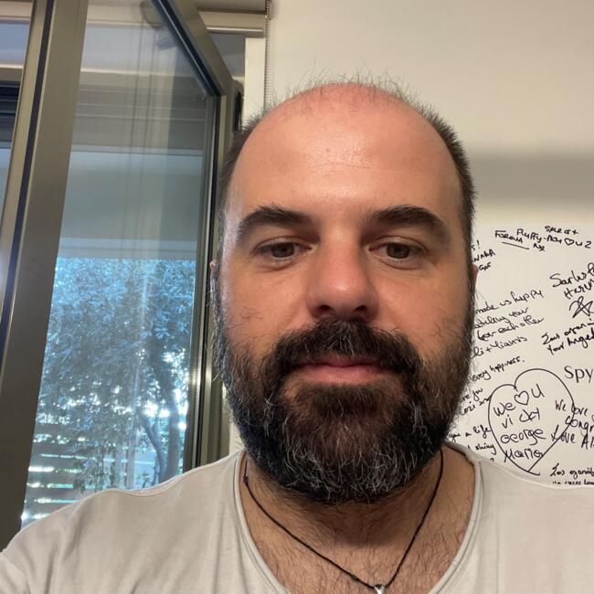 Babysitting job in Vári: SPYRIDON