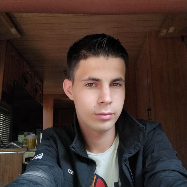 Babysitter in Mont-Saint-Martin: Kaylian