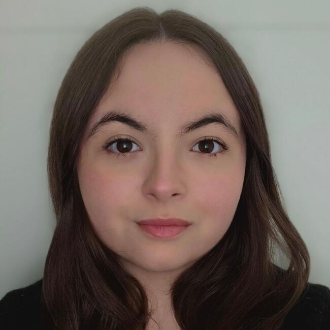 Babysitter in Bézu-Saint-Germain: Cassandra