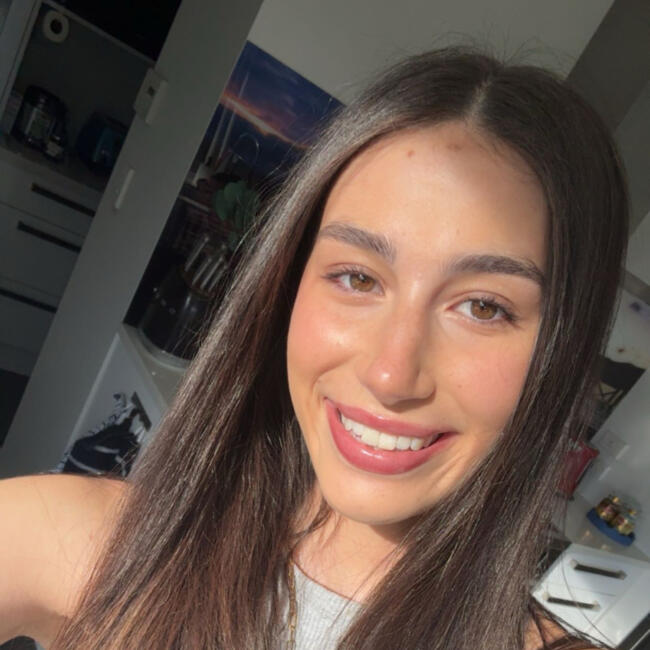 Babysitter in Christchurch: Emma