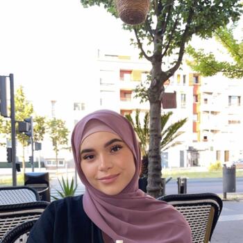 Babysitter in Deuil-la-Barre: Nawel