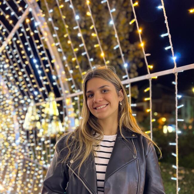 Babysitter in São Félix da Marinha: Josefina