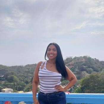 Babysitter in Peñaflor: Andrea