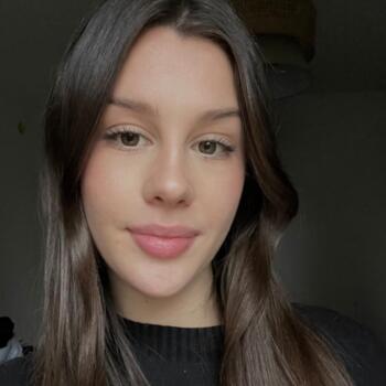 Babysitter in Jacou: Inès