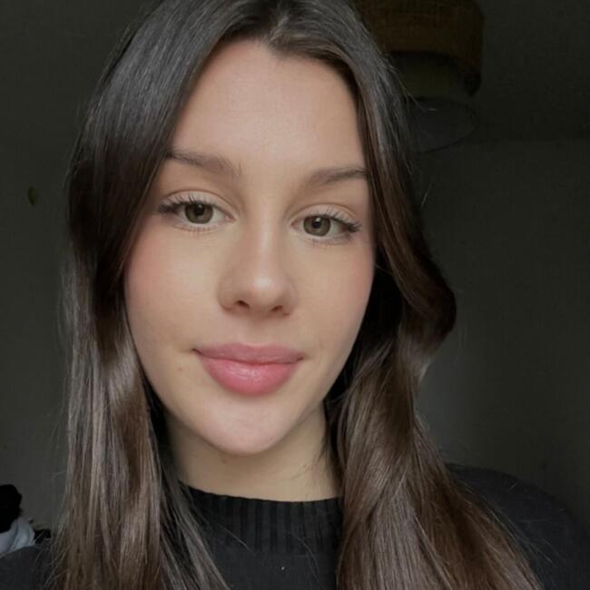 Babysitter in Jacou: Inès