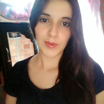 Babysitter in Pasto: Angela