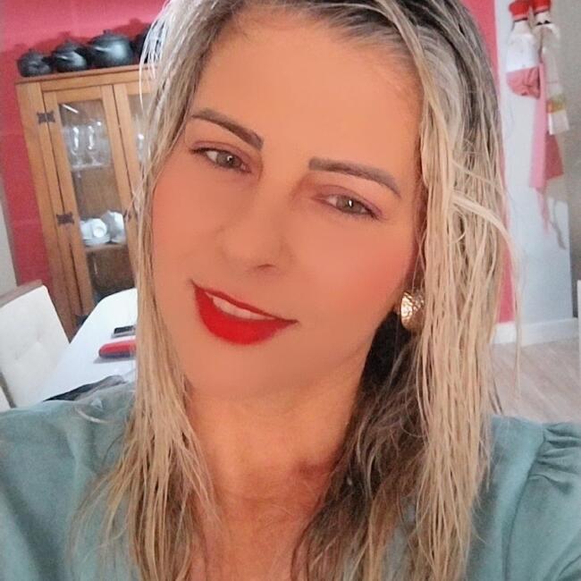 Babá em Samambaia (Distrito Federal): Elane