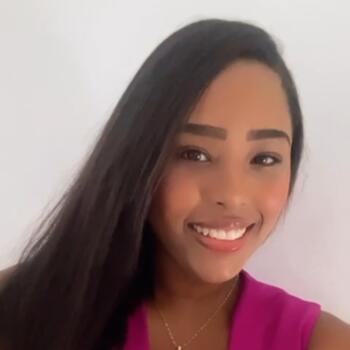 Babysitter in Lauro de Freitas: Clara