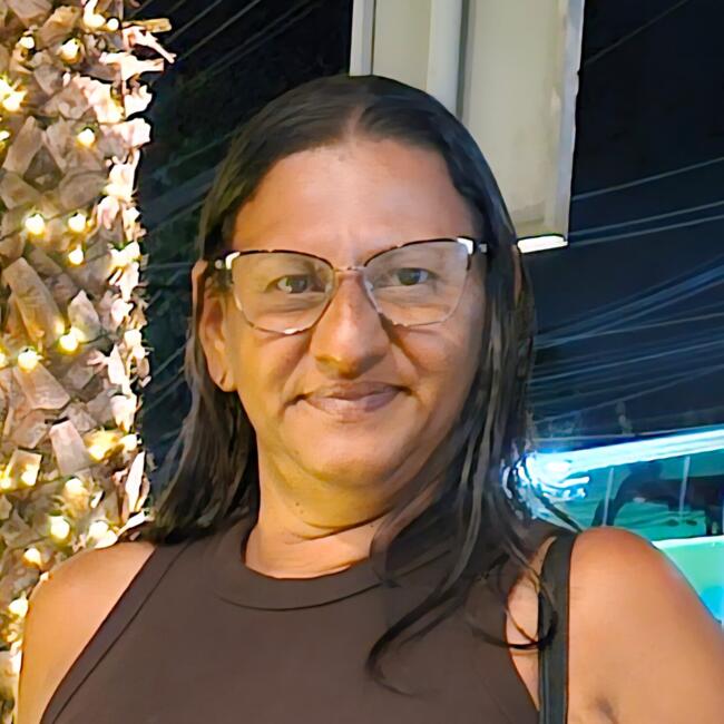 Babysitter in Betim: Leia