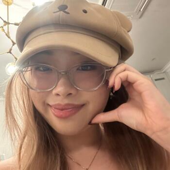 Babysitter in Singapore Island: Chloe