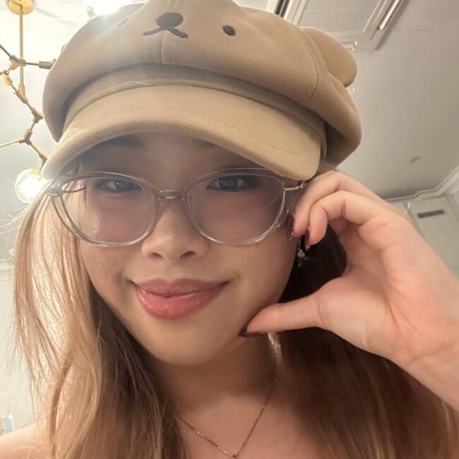 Babysitter in Singapore Island: Chloe