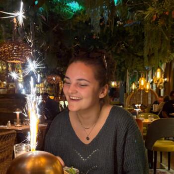 Babysitter in Nantes: Adèle