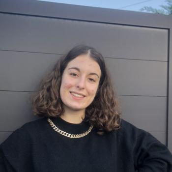 Babysitter in Saint-Sébastien-sur-Loire: Jade
