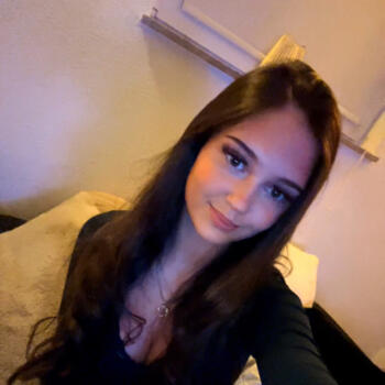 Babysitter Leverkusen: Rebeka