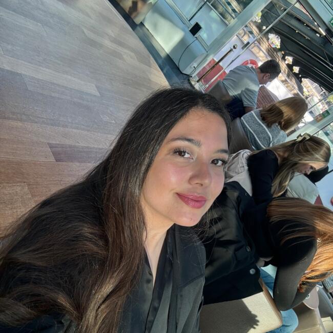 Babysitter in Melbourne: Viviana