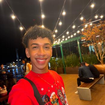 Babysitter Sliema: Lucas