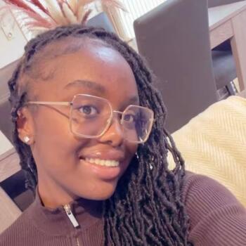 Babysitter in Luik: Chloé-Amour