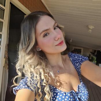 Babá em São José dos Pinhais: Monique