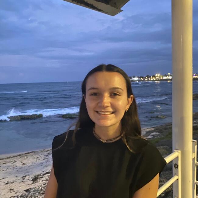 Babysitter in Quincampoix: Jade