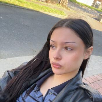 Babysitter in Thiais: Angelina