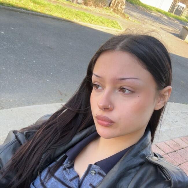 Babysitter in Thiais: Angelina