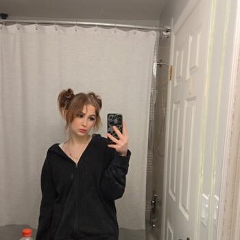 Baby-sitter in Abbotsford: Ellie