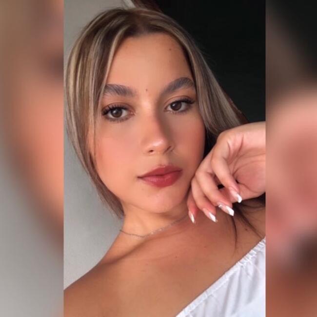 Babysitter in Atenas: Nicol