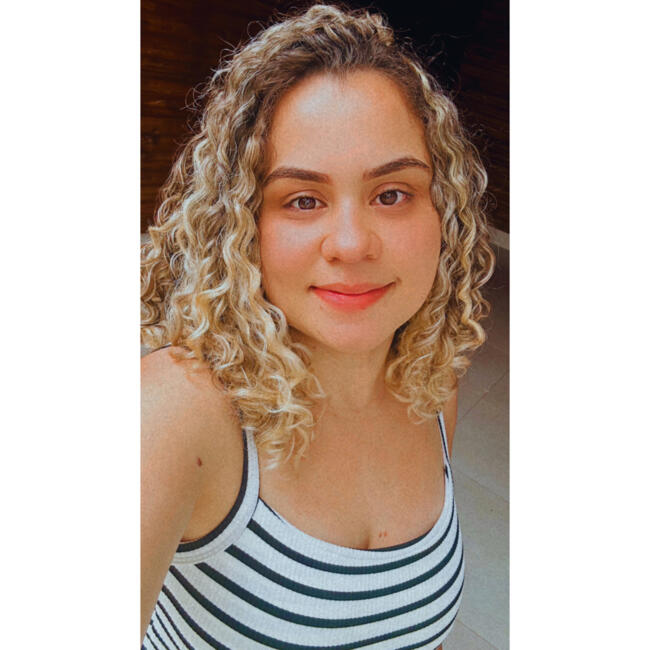 Babysitting job in Patos de Minas: Debora