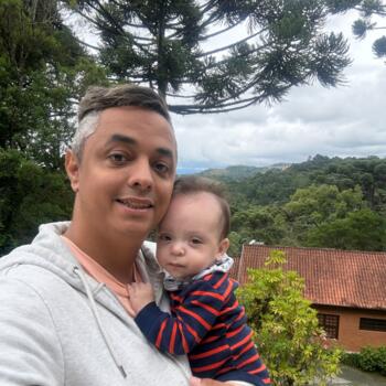 Emprego de babá em São Paulo: emprego de babá Victor