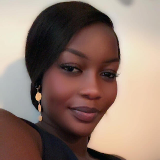 Nounou à Paris: Amina