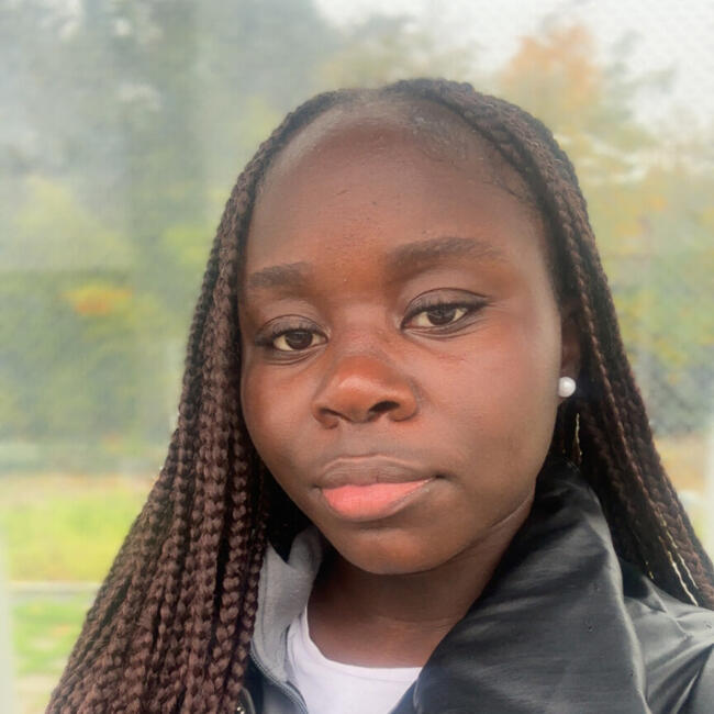 Babysitter in Plan-les-Ouates: Cyveane