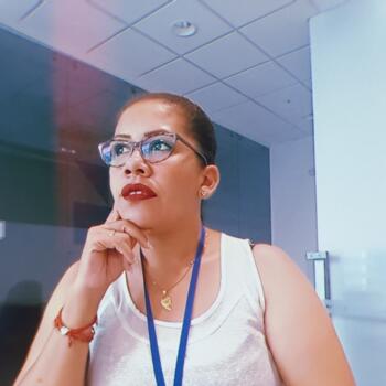 Babysitter in Callao: Gladys