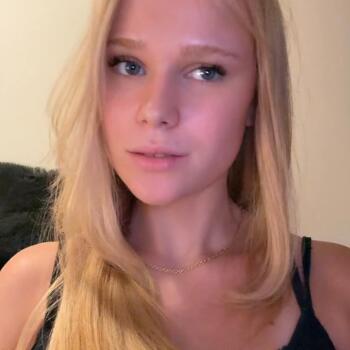 Babysitter in Paris: Eva