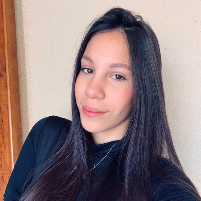 Babysitter in Maringá: Marceli