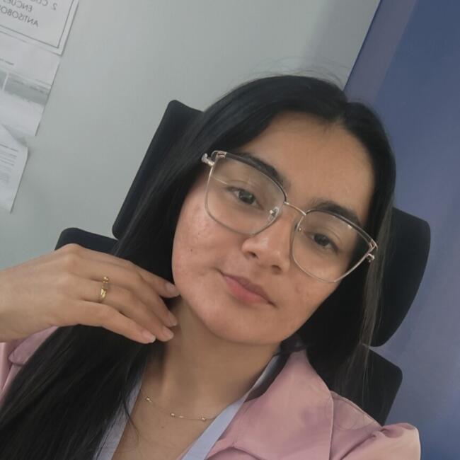 Babysitter in San Salvador: Karen
