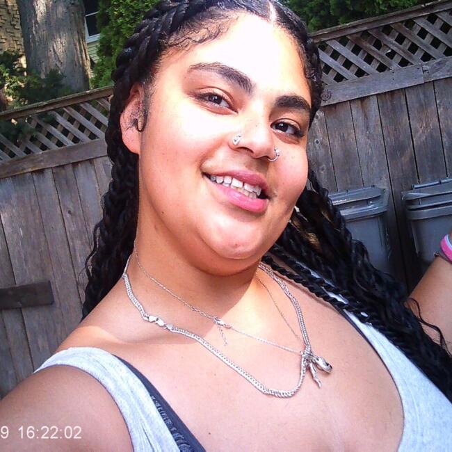 Babysitter in Arlington: Roxi