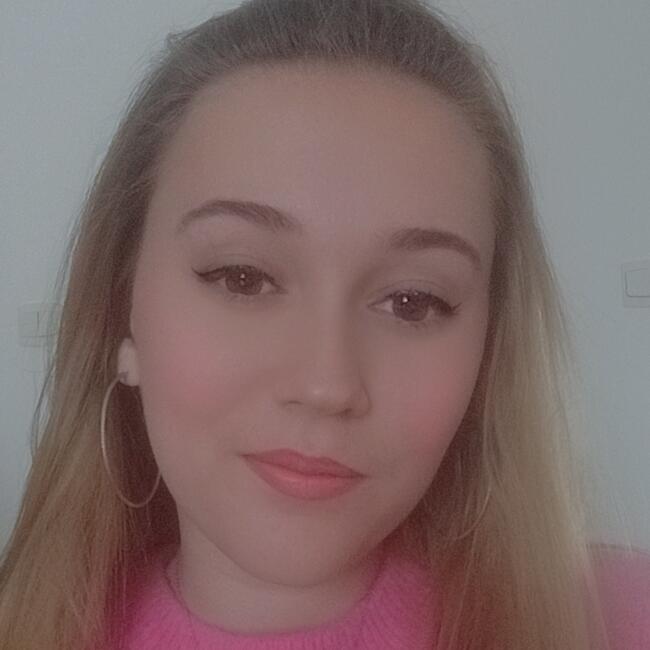 Babysitter in Mornant: Maud