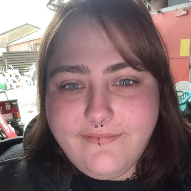 Babysitter in Frasnes-lez-Anvaing: Jade