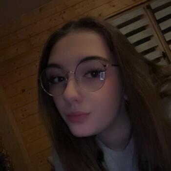 Babysitter in Bolbec: Coralie