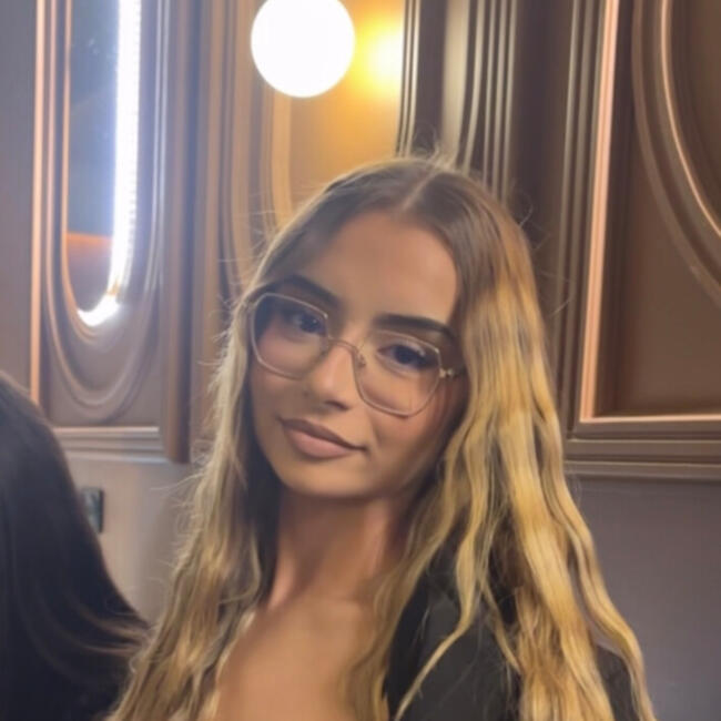 Babysitter in Les Sorinières: Laly