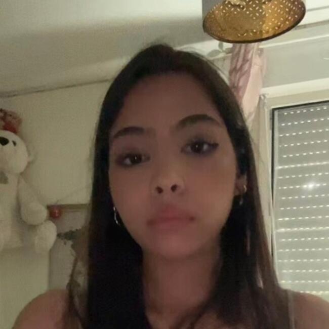 Babysitter in Saint-Germain-en-Laye: Aya