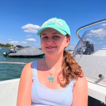 Babysitter in Petersfield: Julia