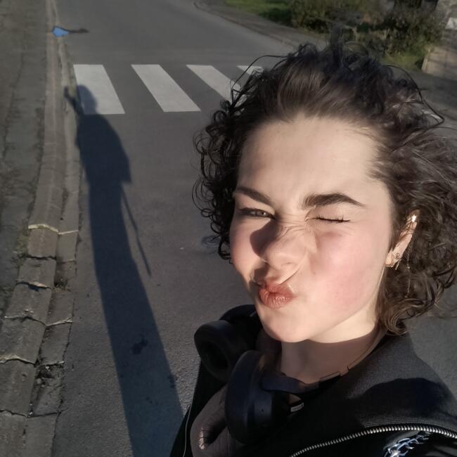 Babysitter in Brain-sur-lAuthion: Lilou