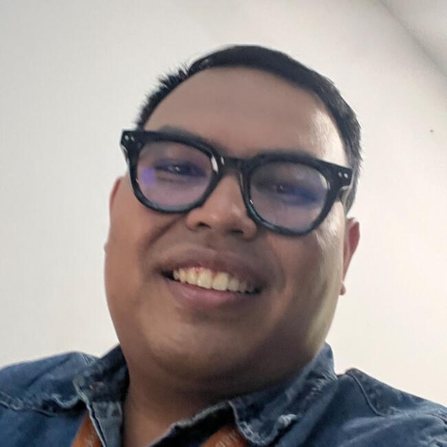 Lowongan pekerjaan babysitting di Jakarta: Rahmat