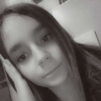 Babysitter Les Bons Villers: Kim