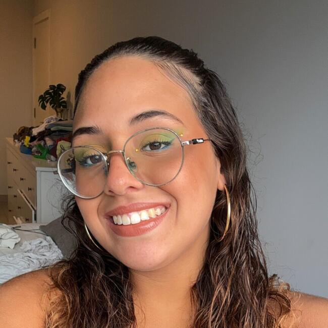 Babysitter in Praia Grande: Clara