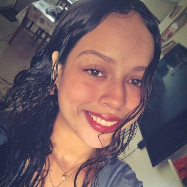 Babysitter in Valparaíso de Goiás: Maria Eduarda