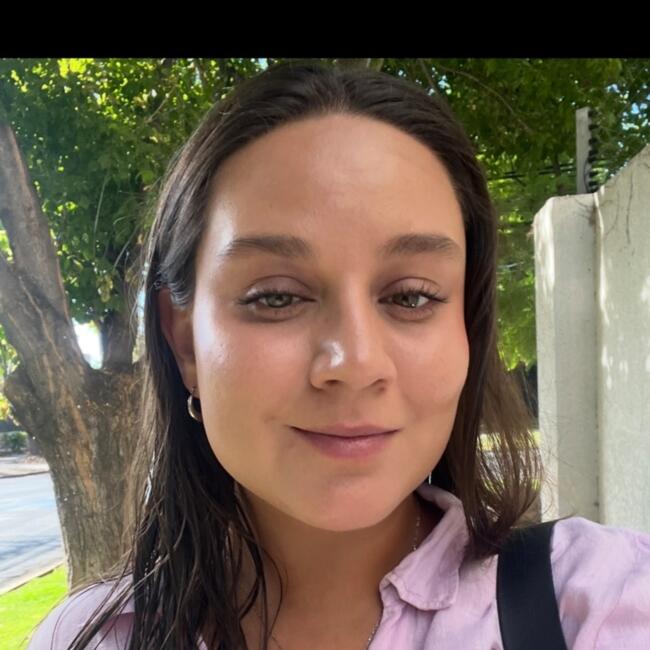 Babysitter in Gold Coast: Javiera Zavala